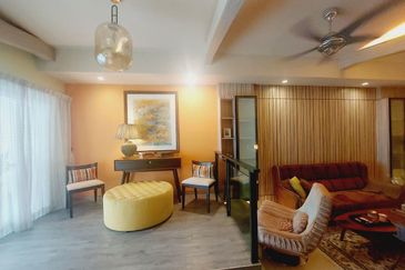 Royal Regent Sri Putramas III