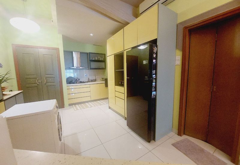 Royal Regent Sri Putramas III