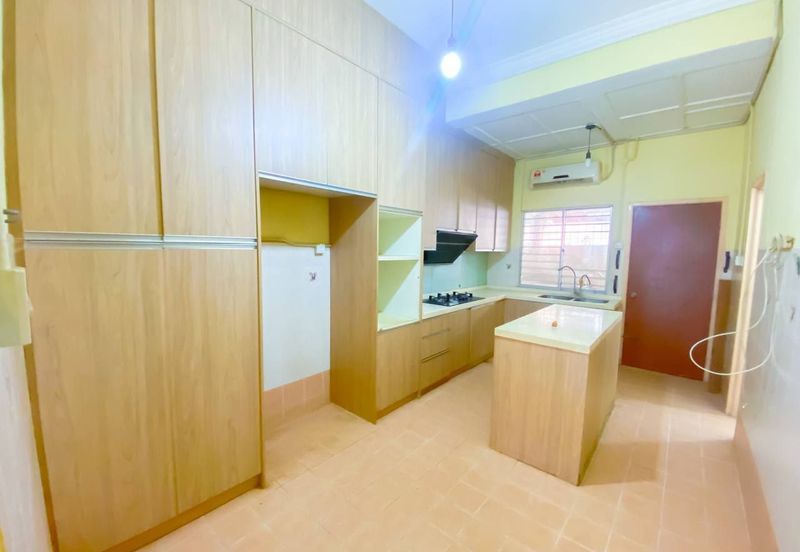 Jalan Prima Saujana 2/F