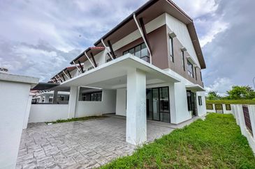 Dahlia @ Serene Heights