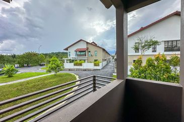 Dahlia @ Serene Heights