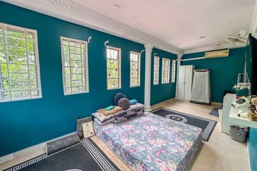 Corner Bandar Tasik Selatan Kuala Lumpur