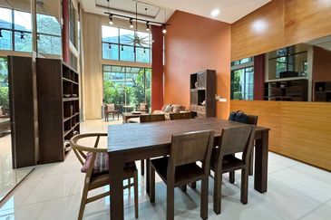 Symphony Hills Schumann