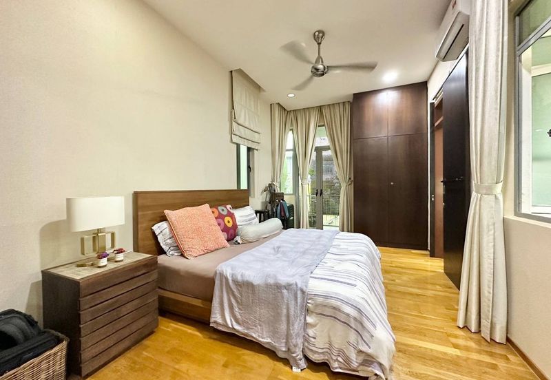 Symphony Hills Schumann