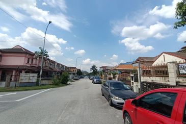 Bandar Tun Hussein Onn
