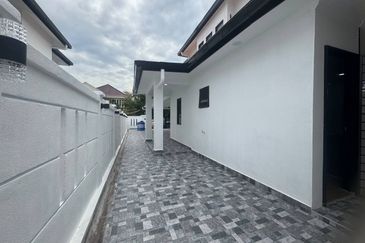 Jalan Suasana, Bandar Tun Hussein Onn