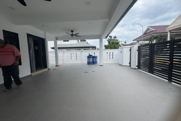 Jalan Suasana, Bandar Tun Hussein Onn