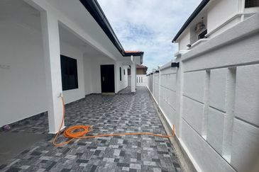 Jalan Suasana, Bandar Tun Hussein Onn