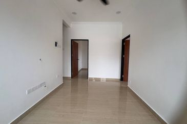 Jalan Suasana, Bandar Tun Hussein Onn