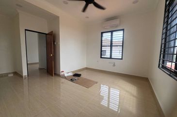 Jalan Suasana, Bandar Tun Hussein Onn