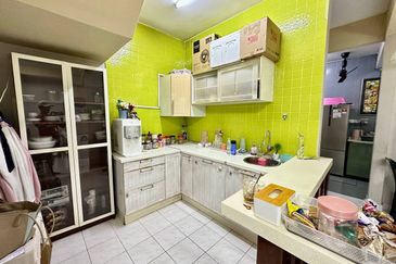 Jalan Puchong Utama 8/4C 