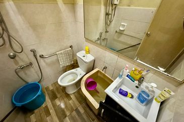 Jalan Puchong Utama 8/4C 