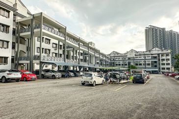 Sri Kinabalu Condominium