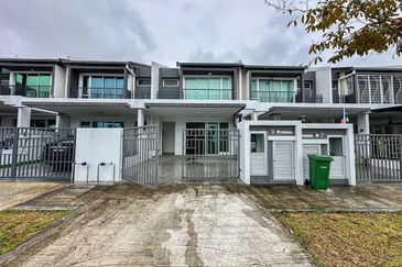 Verna Lake Villas @ Serene Heights