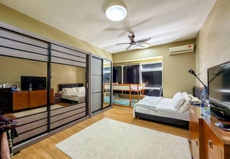 Parkfield Residences, Tropicana Heights