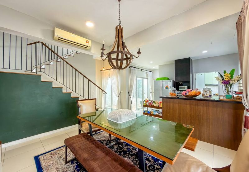 Parkfield Residences, Tropicana Heights