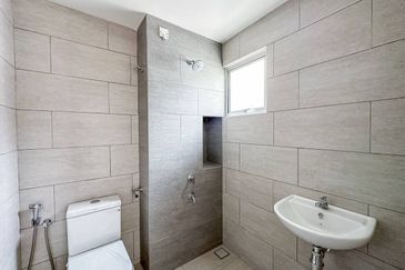 Verna Lake Villas @ Serene Heights