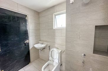 Verna Lake Villas @ Serene Heights