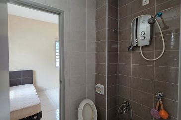 Taman Tasik Semenyih (Lake Residence)