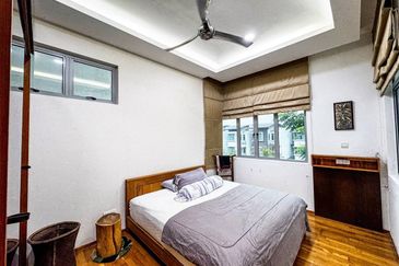 Symphony Hills Schumann