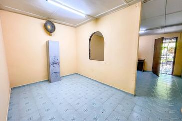 Batu 15 Lembah Mewah Kajang