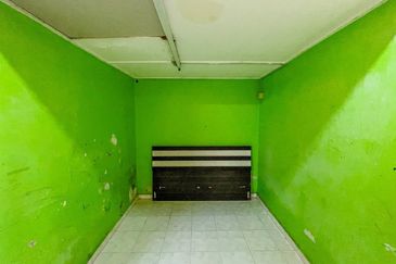 Batu 15 Lembah Mewah Kajang