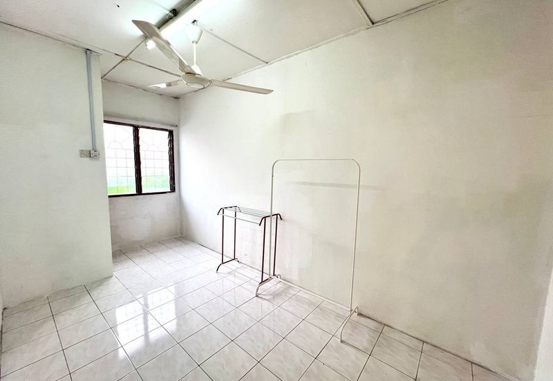 Taman Pinggiran Putra