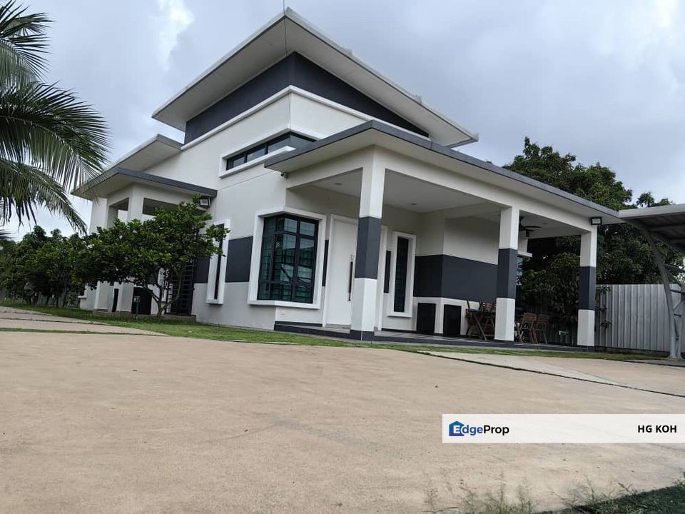 Nice Furnished 1 Storey Bungalow at Tanjung Minyak, Melaka with fruits trees, Melaka, Bukit Rambai