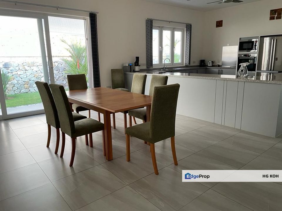 1 Storey Bungalow Tiara Melaka Golf & Country Club, Melaka for Sale