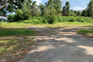 Freehold Roadside Ayer Keroh