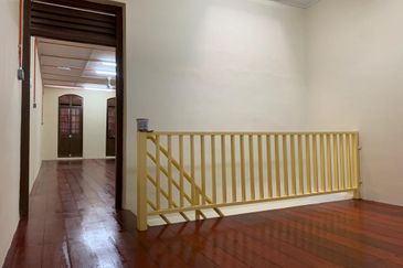 2 storey shoplot Jalan Temenggong, Bukit Cina, Melaka 