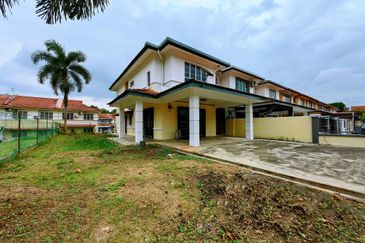 Corner 2 Storey Terrace House Taman Melaka Perdana, Ayer Keroh