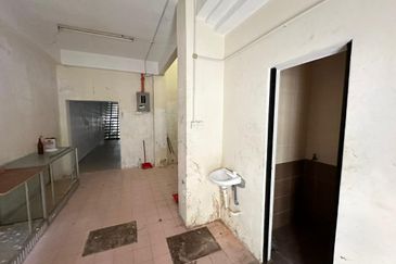 2 storey shoplot Jalan Bunga Raya, City