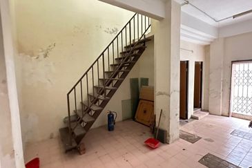 2 storey shoplot Jalan Bunga Raya, City