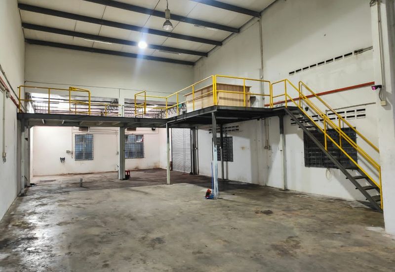 1 1/2 storey Semi-D Factory Taman Perindustrian Merdeka, Batu Berendam