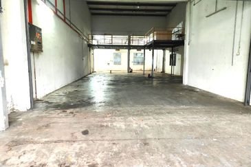 1 1/2 storey Semi-D Factory Taman Perindustrian Merdeka, Batu Berendam