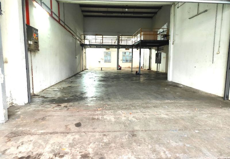 1 1/2 storey Semi-D Factory Taman Perindustrian Merdeka, Batu Berendam