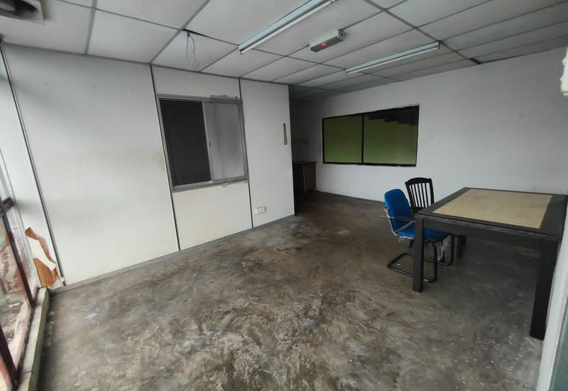 1 1/2 storey Semi-D Factory Taman Perindustrian Merdeka, Batu Berendam