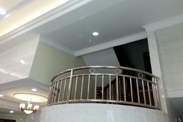 Fully furnished 2 1/2 storey bungalow house Kg 8, City 