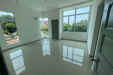 Freehold 2 Storey Semi Detached House Kampung Lapan, Melaka