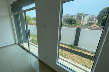 Freehold 2 Storey Semi Detached House Kampung Lapan, Melaka