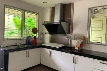 Fully furnished 2 Storey Semi D house Taman Cheng Perdana