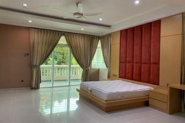 Fully furnished 2 Storey Semi D house Taman Cheng Perdana