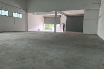 Corner 1 1/2 storey semi d factory Taman Perindustrian Krubong, Melaka