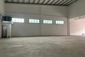 Corner 1 1/2 storey semi d factory Taman Perindustrian Krubong, Melaka