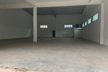 Corner 1 1/2 storey semi d factory Taman Perindustrian Krubong, Melaka