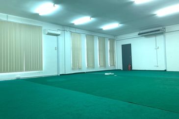 Corner 1 1/2 storey semi d factory Taman Perindustrian Krubong, Melaka