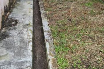 Corner 1 1/2 storey semi d factory Taman Perindustrian Krubong, Melaka