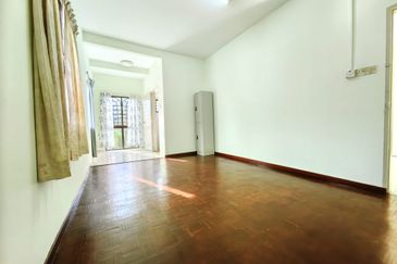 Freehold Kondo Ruby (Golden Showers) Klebang, Melaka 