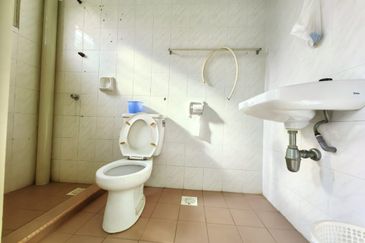 Freehold Kondo Ruby (Golden Showers) Klebang, Melaka 